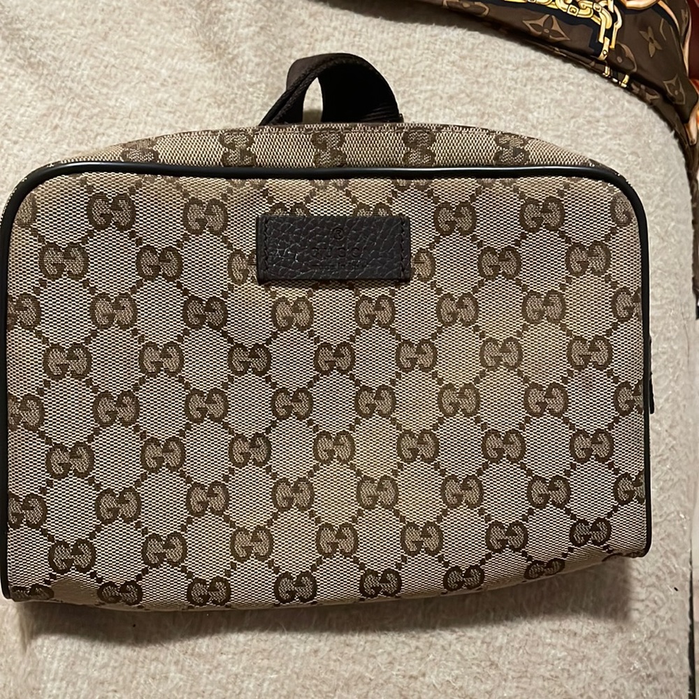 authentic gucci fanny pack barely worn.
